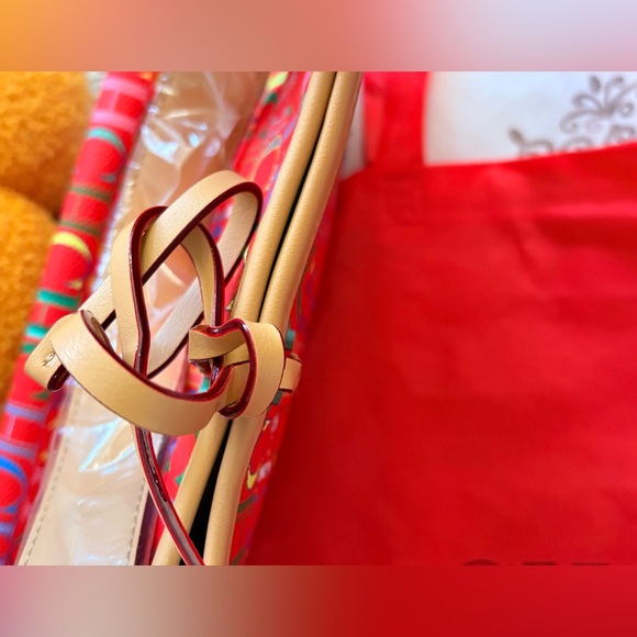 Carolina Herrera Vibrant CH luxury Shoulder Bag - Picture 8 of 16